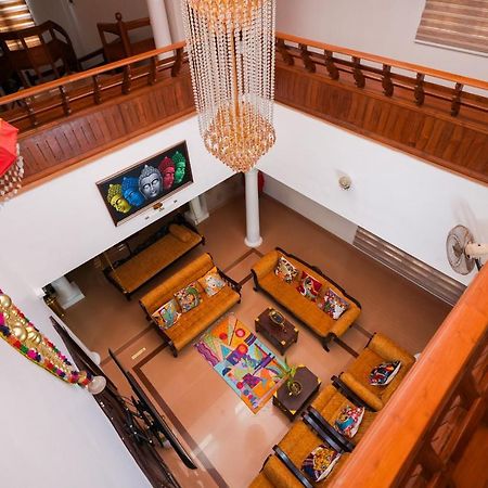 Parudeesa - Heavenly- Luxurious Palace Look-Near Cbd - Kerala - India With Breakfast Kāladi 외부 사진