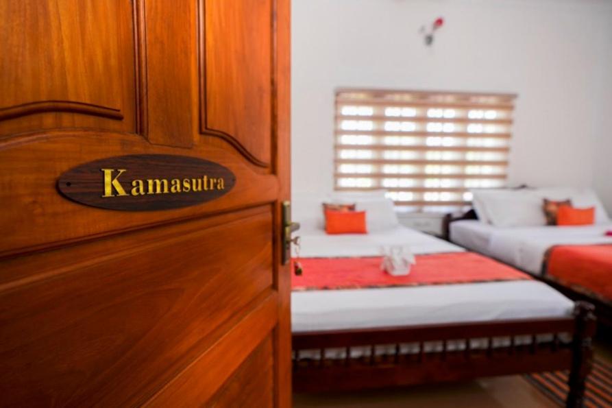 Parudeesa - Heavenly- Luxurious Palace Look-Near Cbd - Kerala - India With Breakfast Kāladi 외부 사진