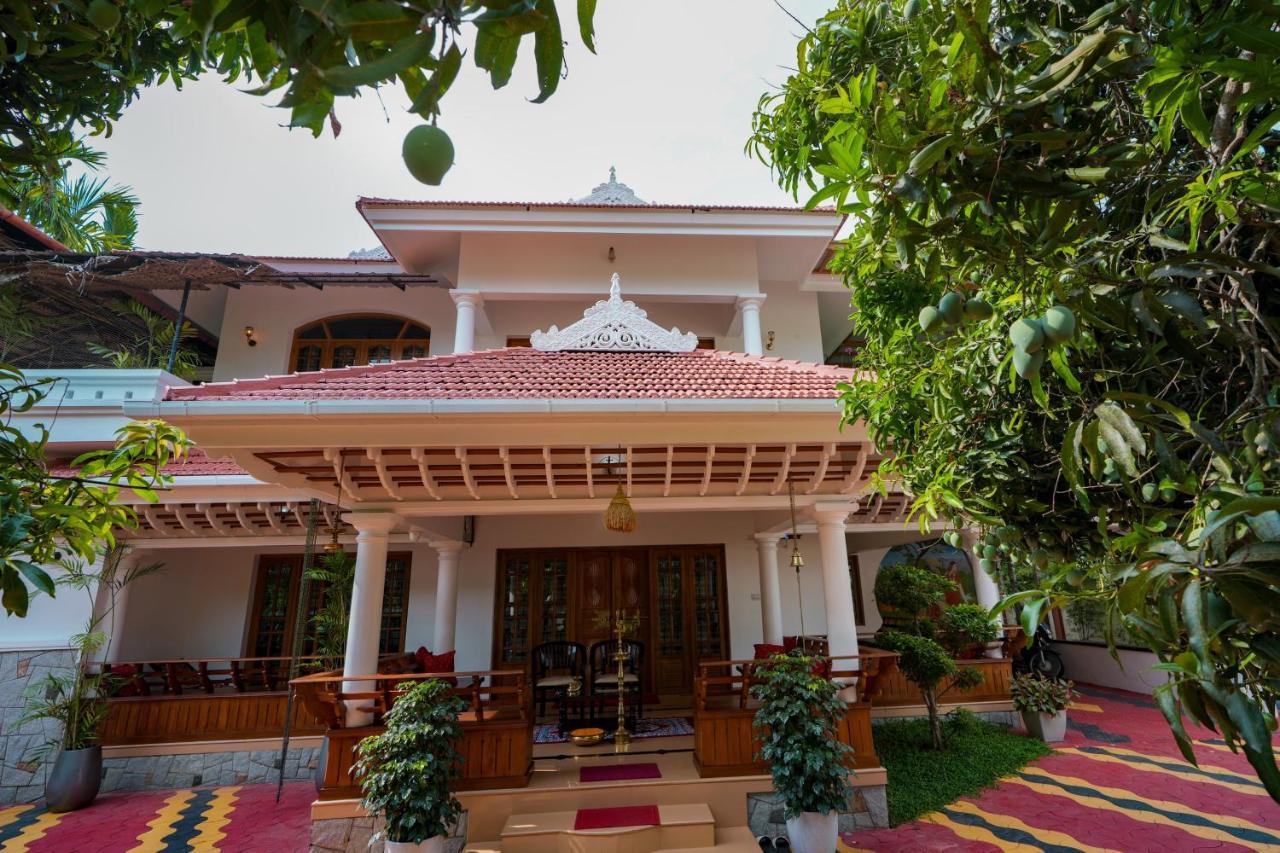 Parudeesa - Heavenly- Luxurious Palace Look-Near Cbd - Kerala - India With Breakfast Kāladi 외부 사진