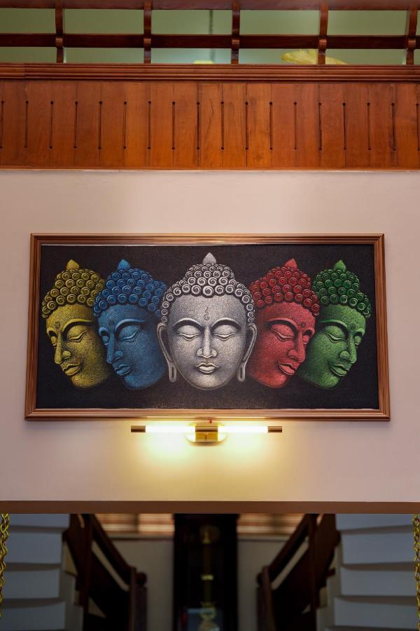 Parudeesa - Heavenly- Luxurious Palace Look-Near Cbd - Kerala - India With Breakfast Kāladi 외부 사진