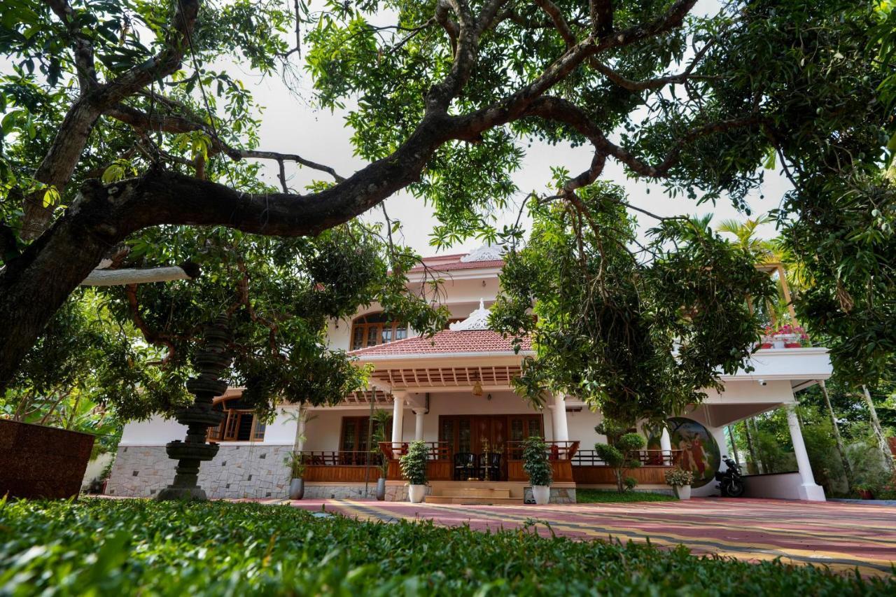 Parudeesa - Heavenly- Luxurious Palace Look-Near Cbd - Kerala - India With Breakfast Kāladi 외부 사진